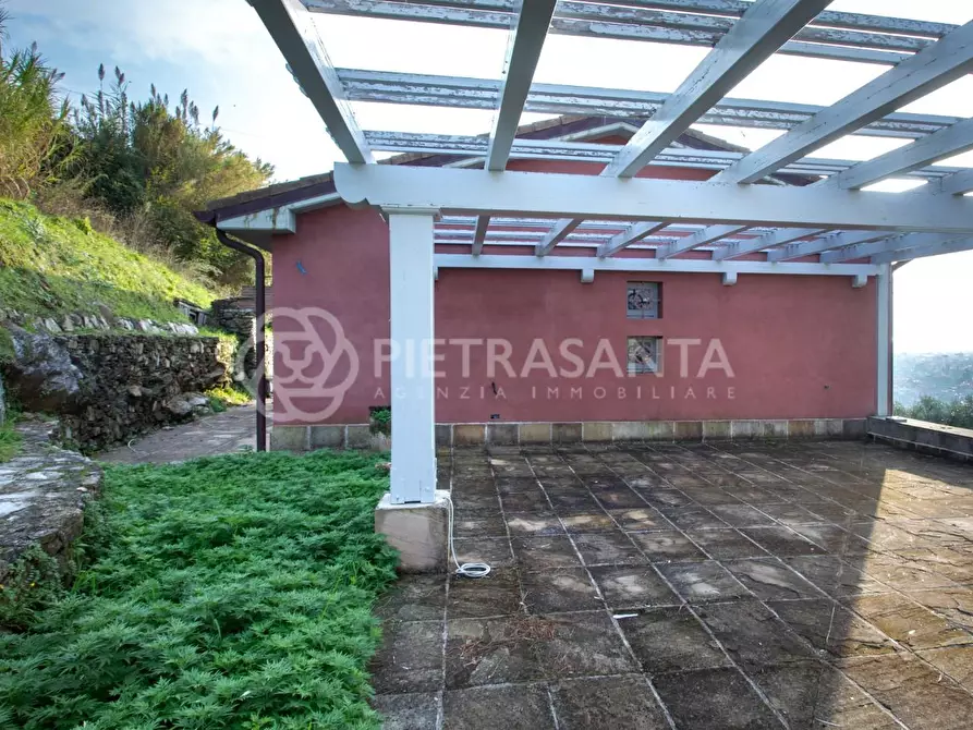 Immagine 17 di Villa in vendita  a Pietrasanta