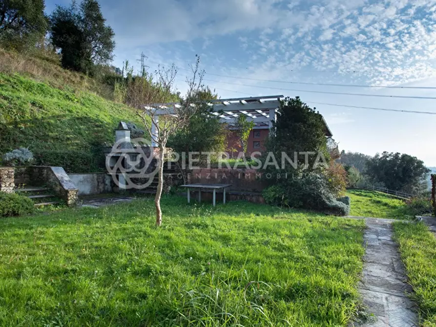 Immagine 7 di Villa in vendita  a Pietrasanta