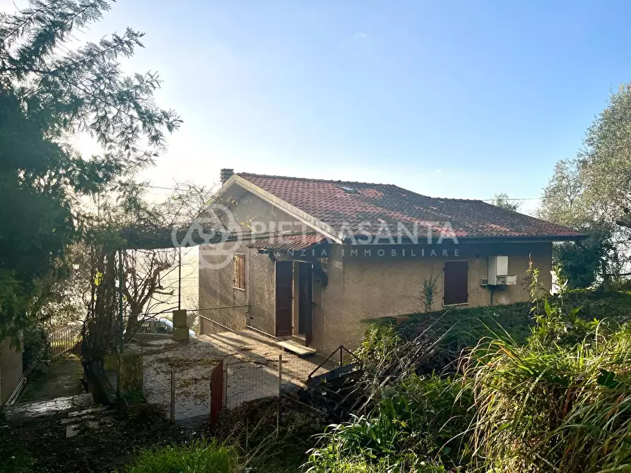 Immagine 5 di Rustico / casale in vendita  a Pietrasanta