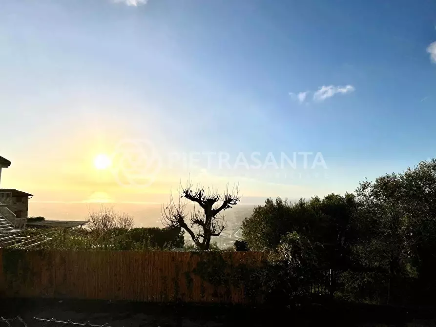 Immagine 7 di Rustico / casale in vendita  a Pietrasanta