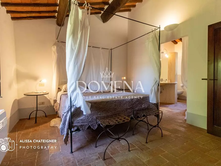 Immagine 24 di Casa colonica in vendita  a Montepulciano
