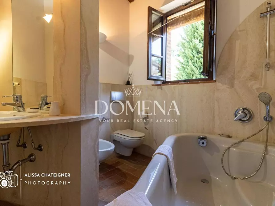 Immagine 26 di Casa colonica in vendita  a Montepulciano