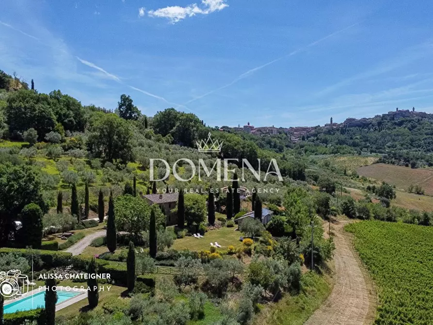 Immagine 1 di Casa colonica in vendita  a Montepulciano