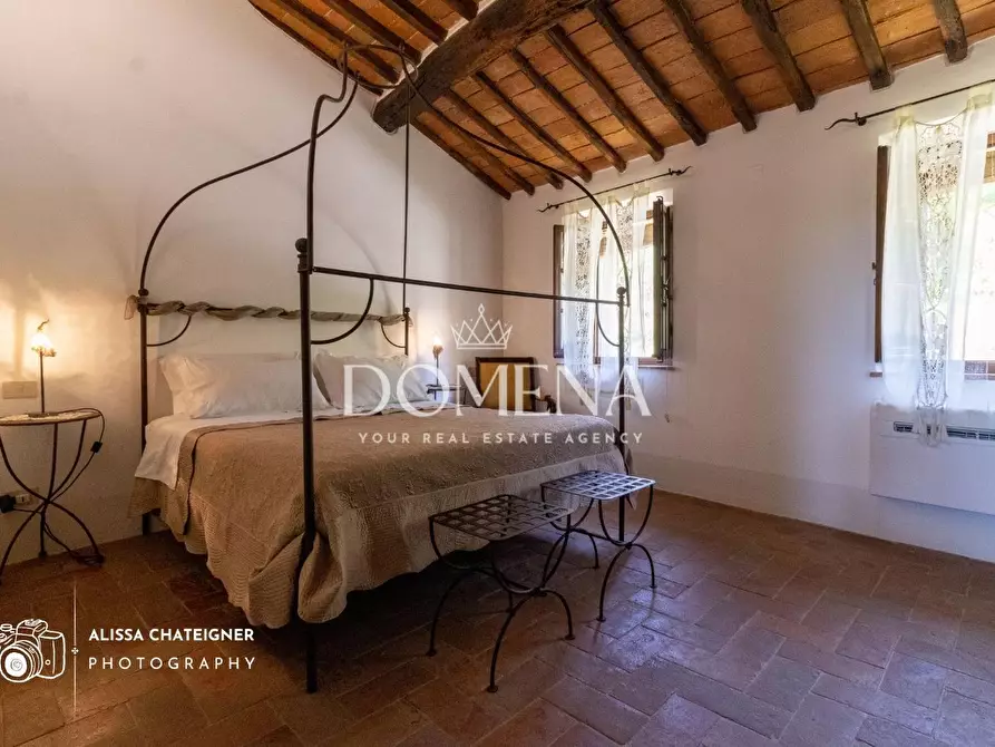 Immagine 30 di Casa colonica in vendita  a Montepulciano