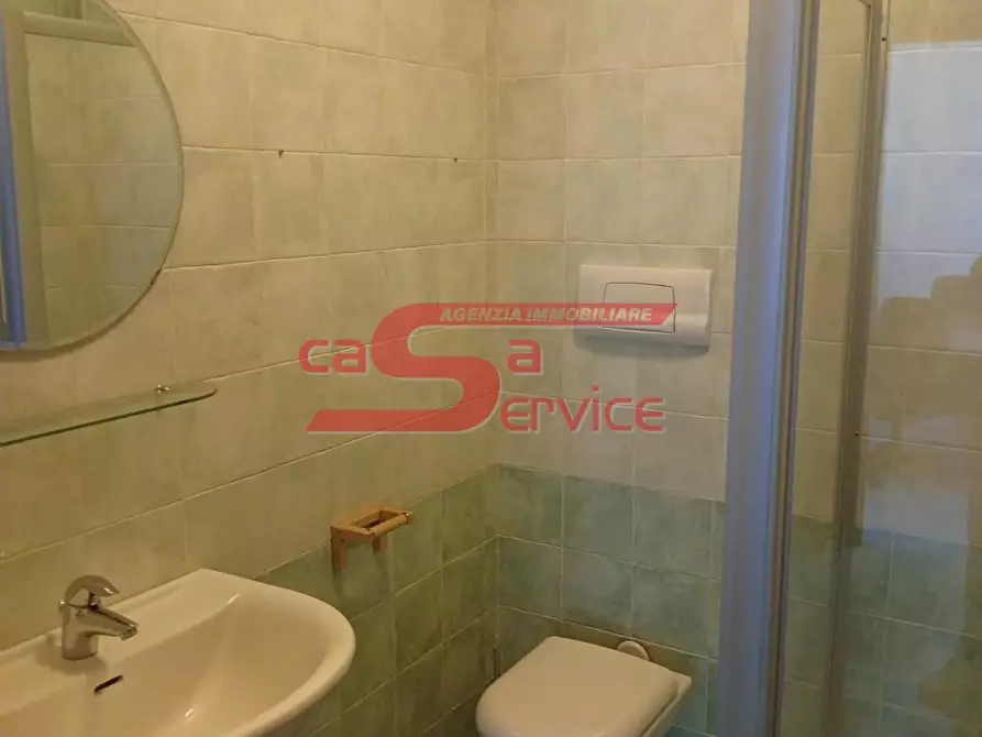 Immagine 8 di Ufficio in affitto  a Montecatini Terme