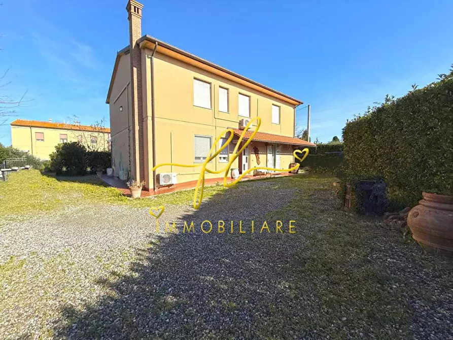 Immagine 2 di Casa colonica in vendita  a Rosignano Marittimo