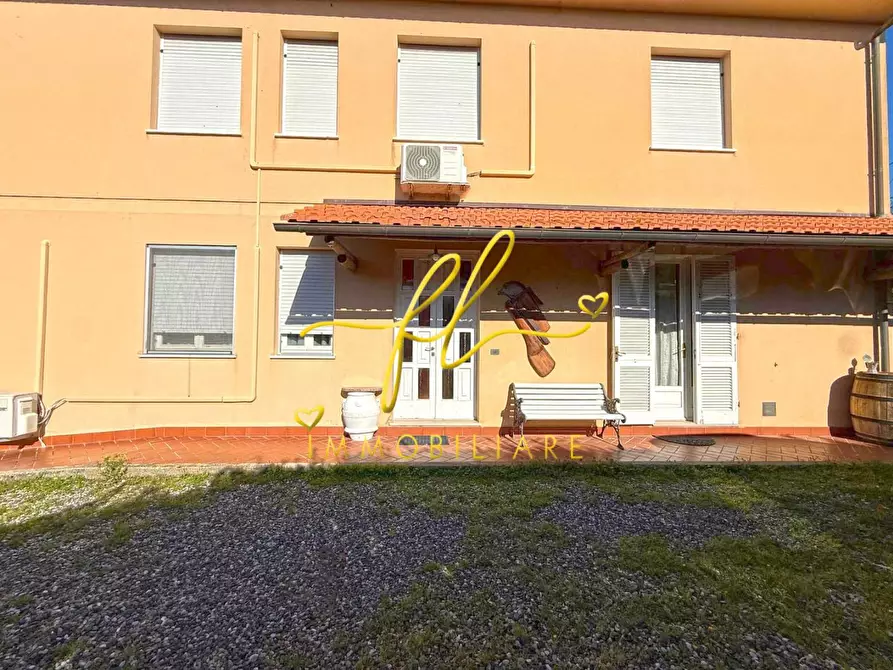Immagine 5 di Casa colonica in vendita  a Rosignano Marittimo