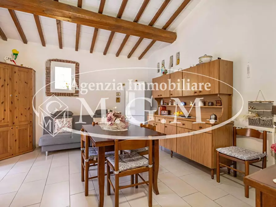 Immagine 13 di Casa indipendente in vendita  a Santa Maria A Monte