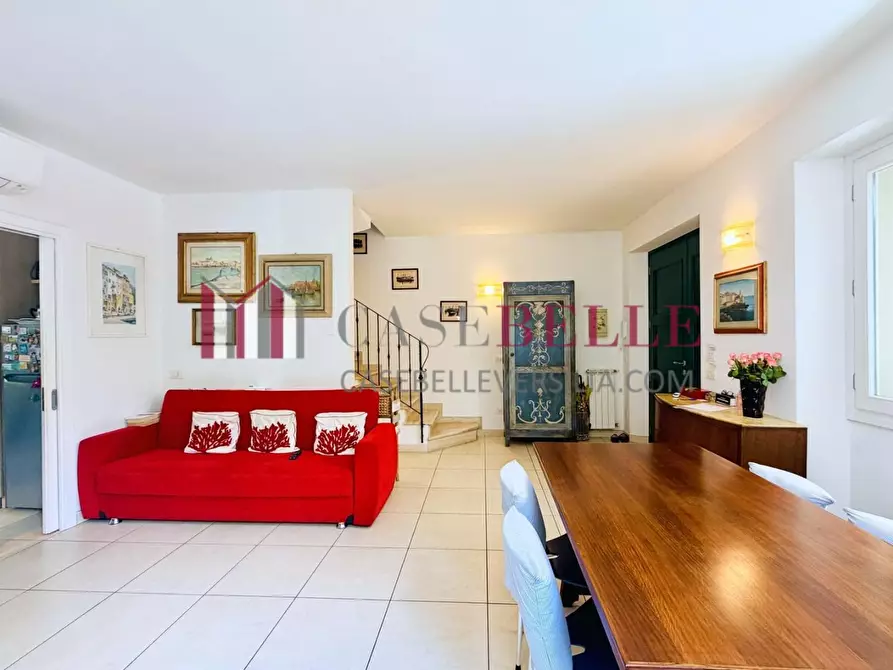 Immagine 10 di Casa trifamiliare in vendita  a Pietrasanta
