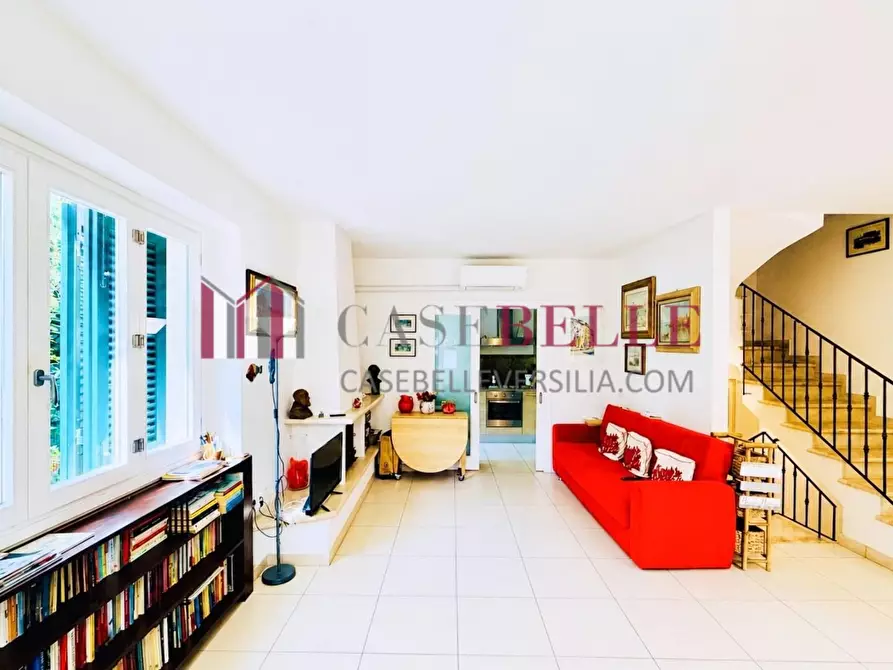 Immagine 4 di Casa trifamiliare in vendita  a Pietrasanta