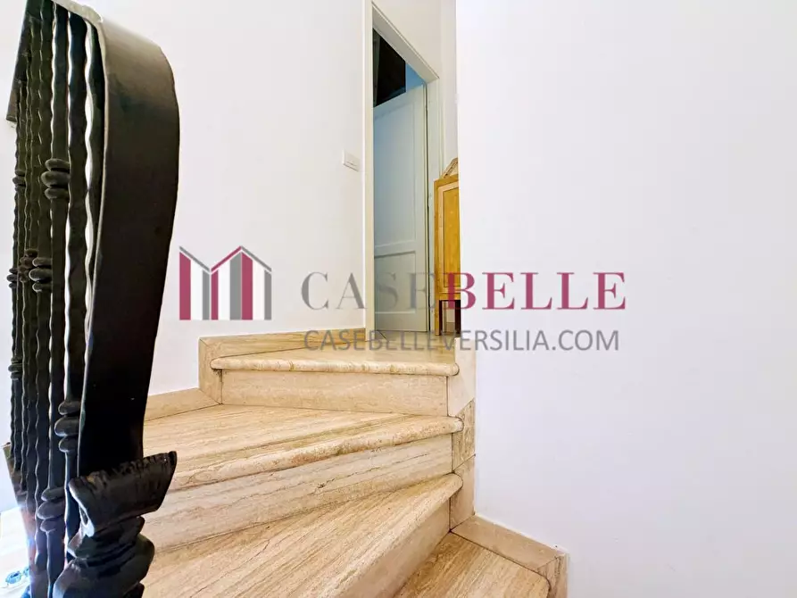 Immagine 13 di Casa trifamiliare in vendita  a Pietrasanta