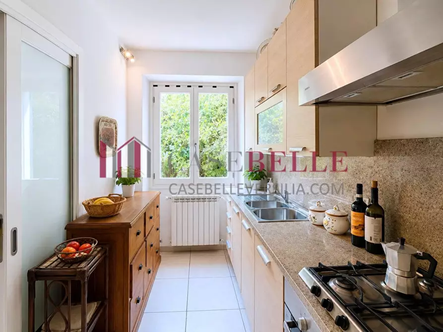 Immagine 8 di Casa trifamiliare in vendita  a Pietrasanta