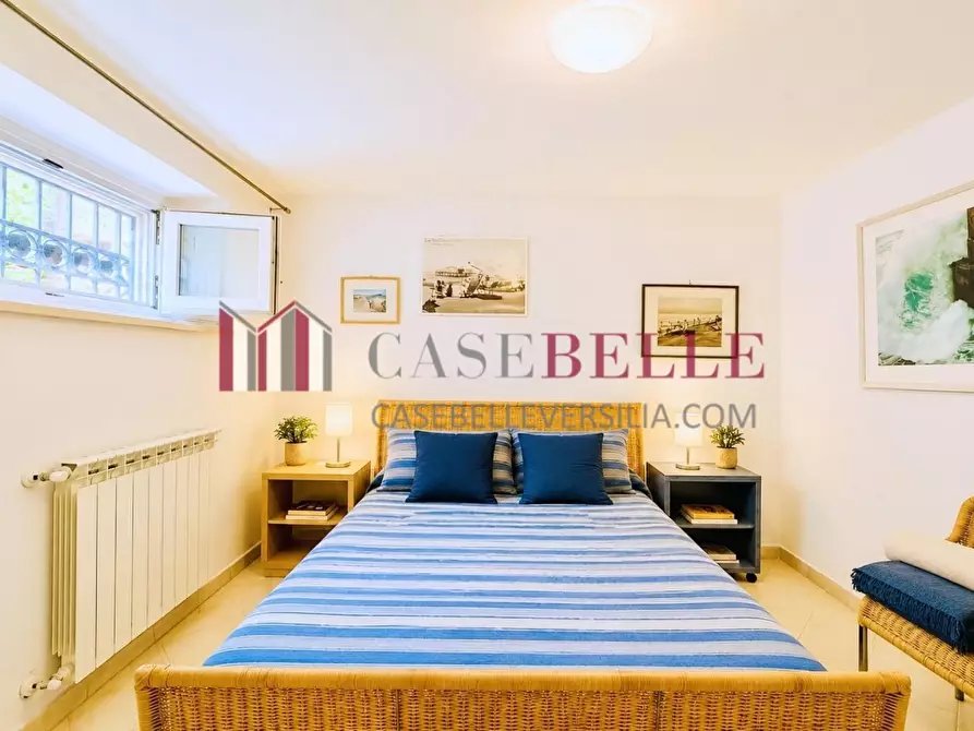Immagine 28 di Casa trifamiliare in vendita  a Pietrasanta