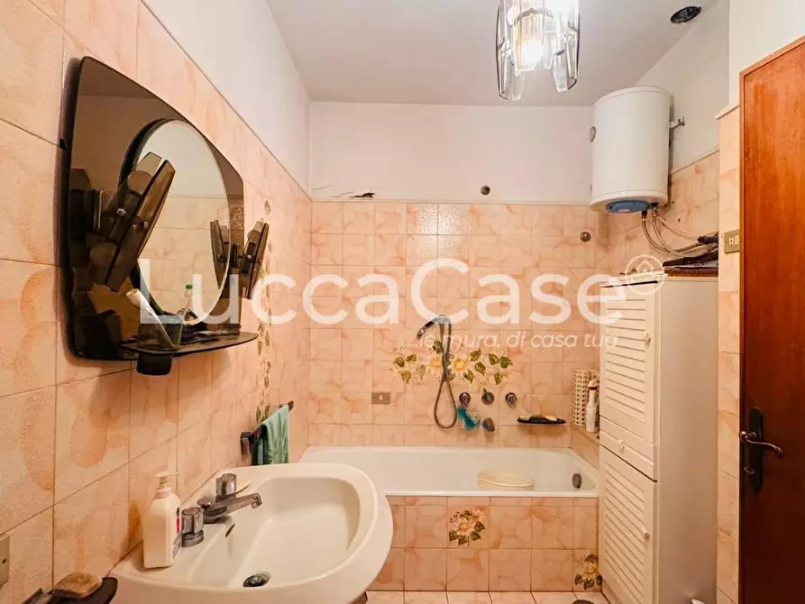 Immagine 12 di Casa indipendente in vendita  a Capannori
