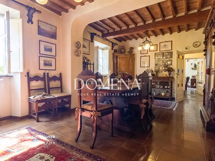 Immagine 17 di Villa in vendita  a Bucine