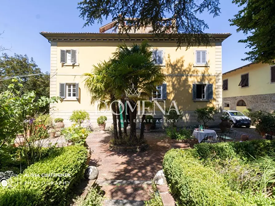 Immagine 1 di Villa in vendita  a Bucine