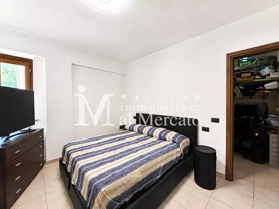Immagine 14 di Appartamento in vendita  a Lucca