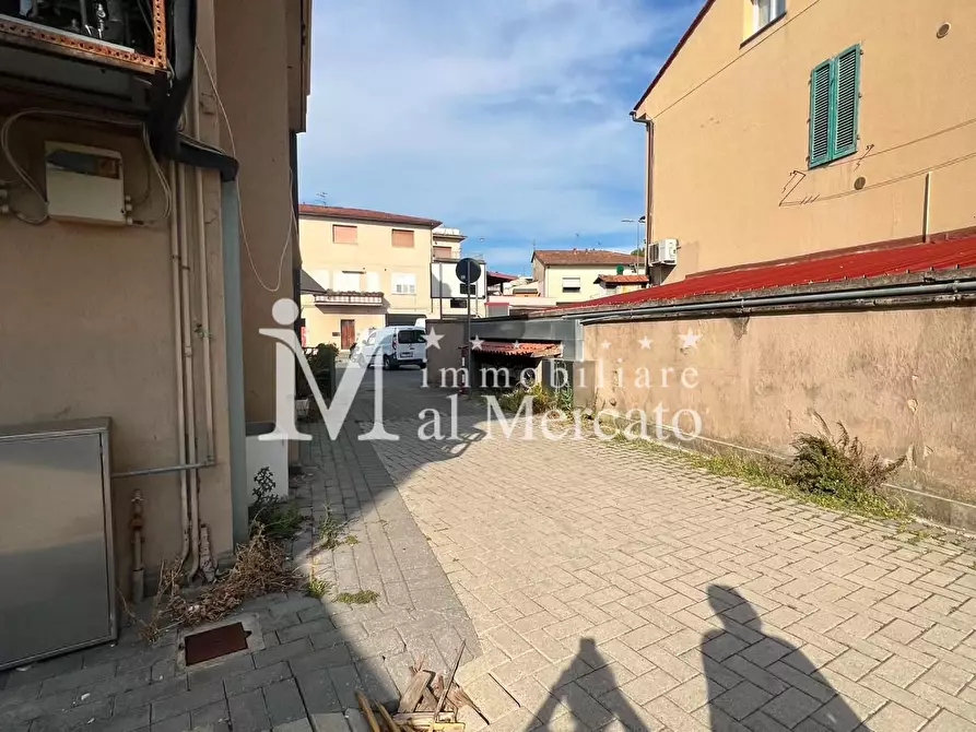 Immagine 5 di Locale commerciale in vendita  a San Miniato