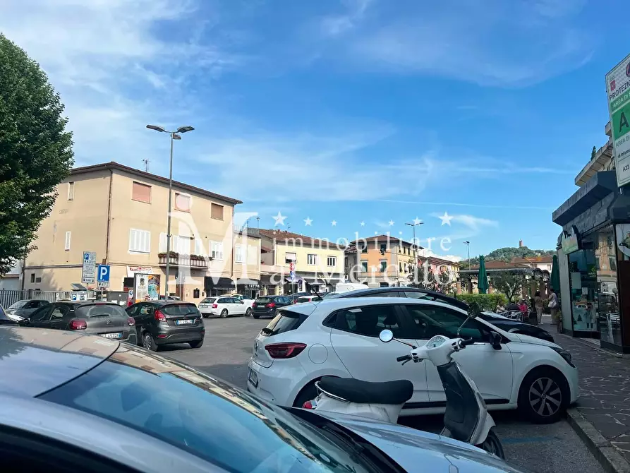 Immagine 2 di Locale commerciale in vendita  a San Miniato