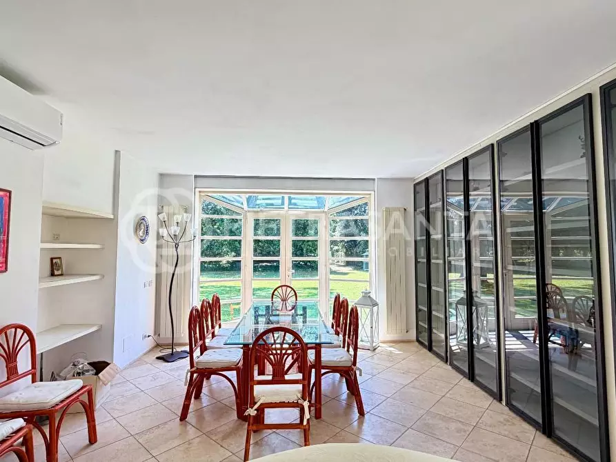 Immagine 22 di Villa in affitto  a Pietrasanta
