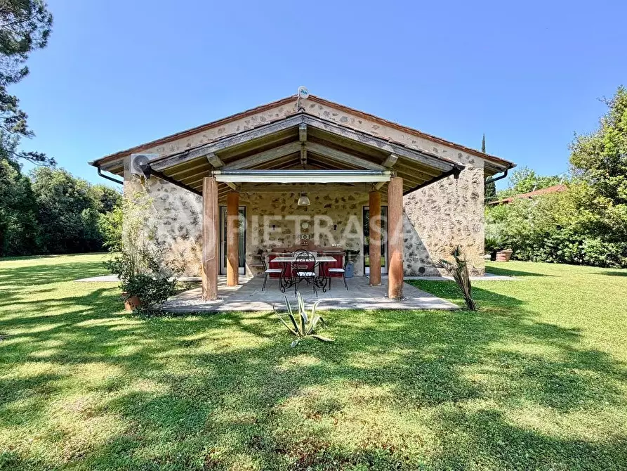 Immagine 8 di Villa in affitto  a Pietrasanta