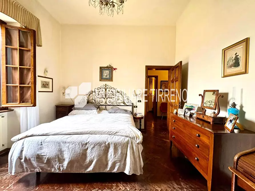 Immagine 15 di Villa in vendita  a Massa