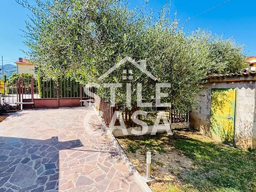 Immagine 55 di Villa in vendita  a Pescia