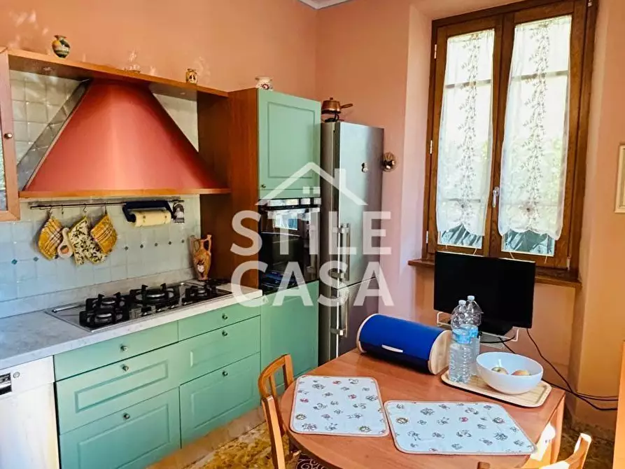 Immagine 2 di Villa in vendita  a Pescia
