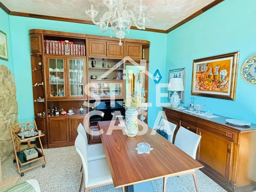 Immagine 5 di Villa in vendita  a Pescia