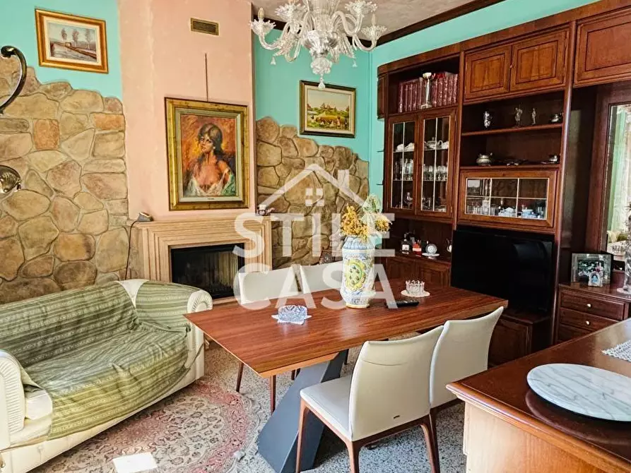 Immagine 19 di Villa in vendita  a Pescia