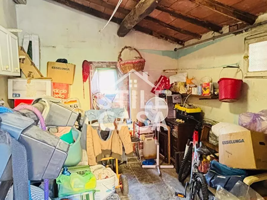 Immagine 49 di Villa in vendita  a Pescia