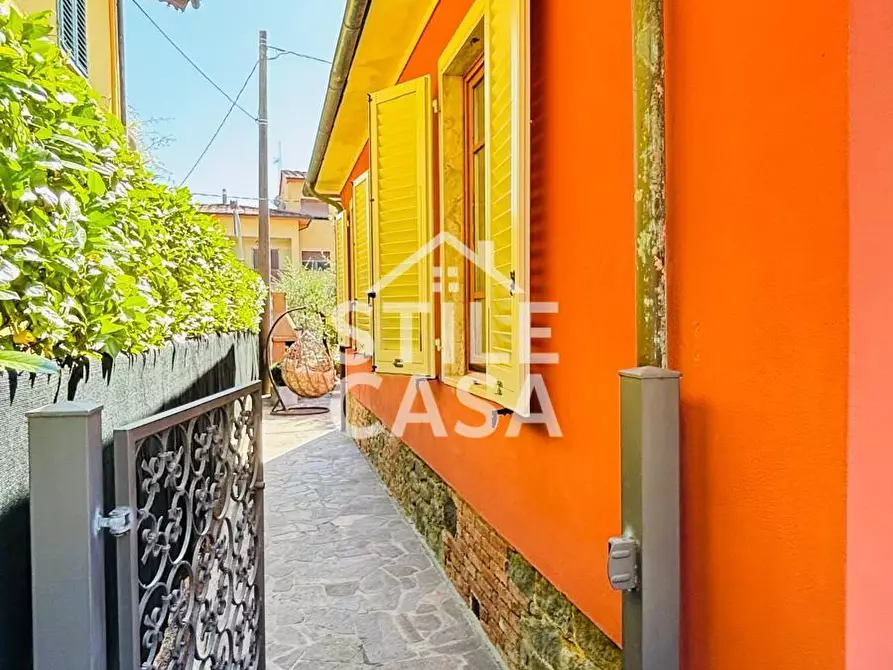 Immagine 56 di Villa in vendita  a Pescia