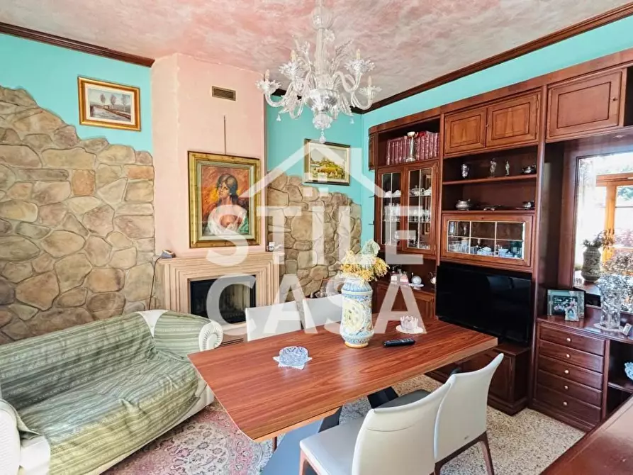 Immagine 8 di Villa in vendita  a Pescia