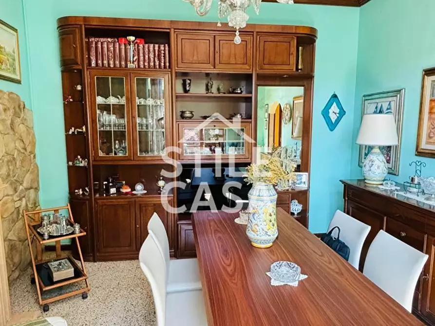 Immagine 4 di Villa in vendita  a Pescia