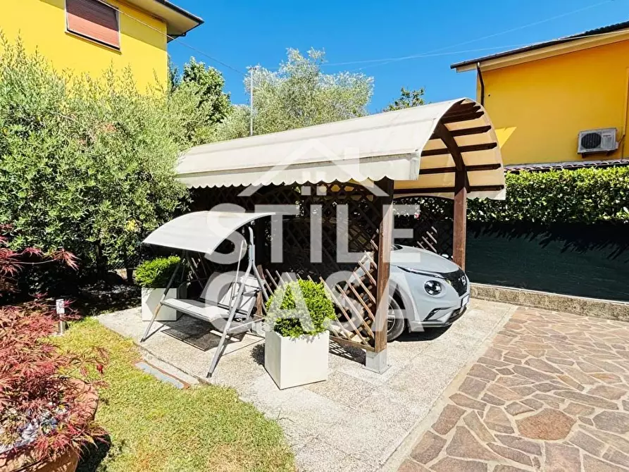 Immagine 60 di Villa in vendita  a Pescia