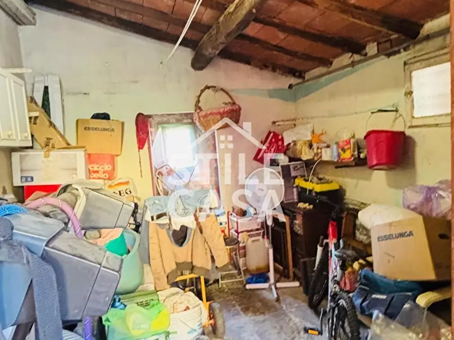 Immagine 50 di Villa in vendita  a Pescia