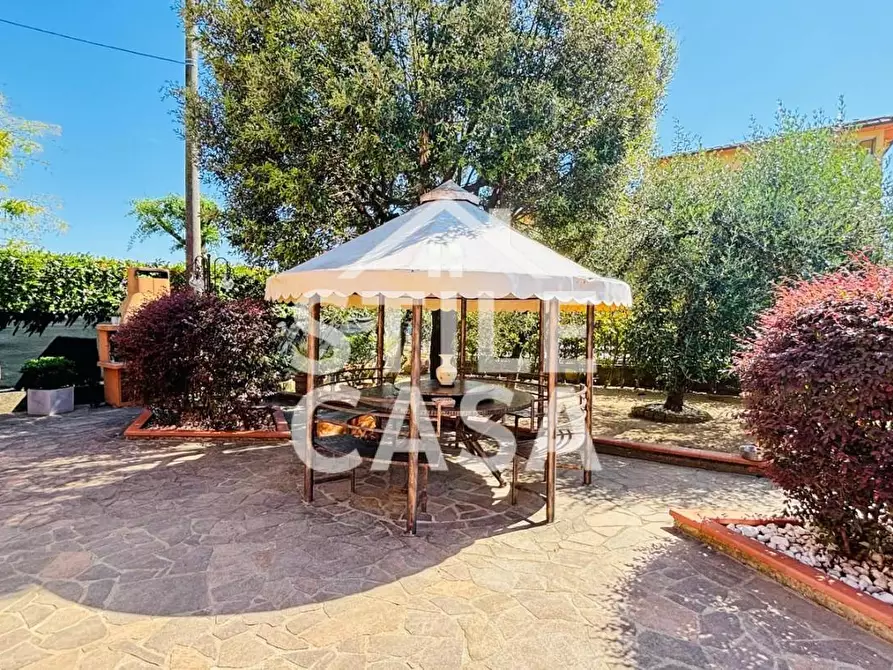 Immagine 54 di Villa in vendita  a Pescia