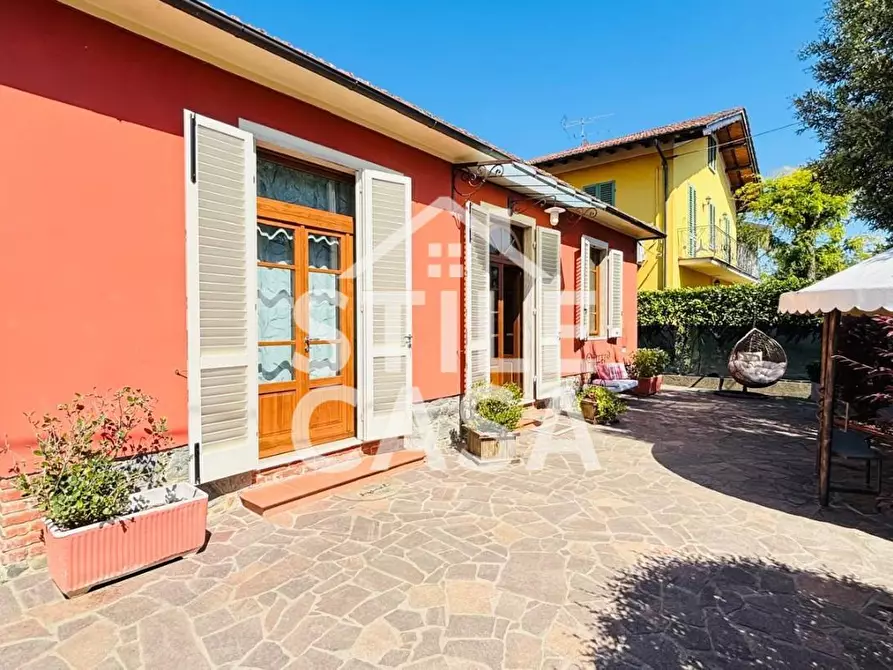Immagine 1 di Villa in vendita  a Pescia