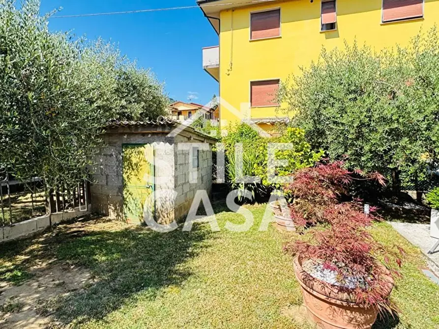 Immagine 46 di Villa in vendita  a Pescia