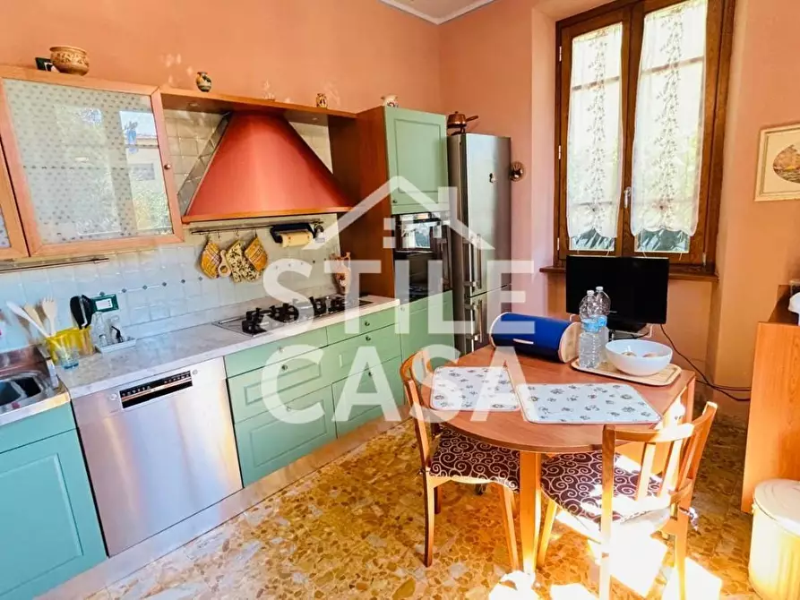 Immagine 7 di Villa in vendita  a Pescia