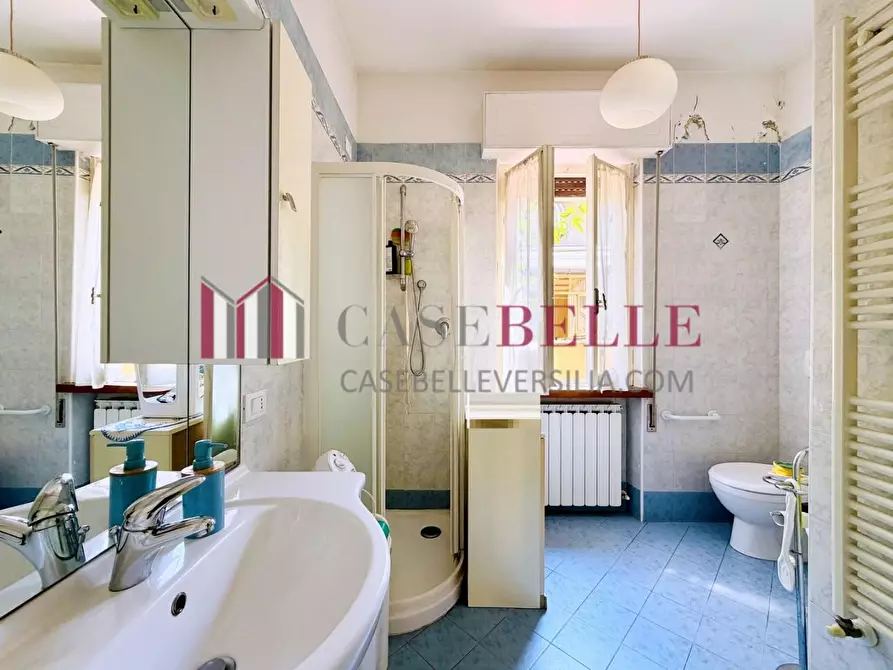 Immagine 14 di Casa indipendente in vendita  a Camaiore