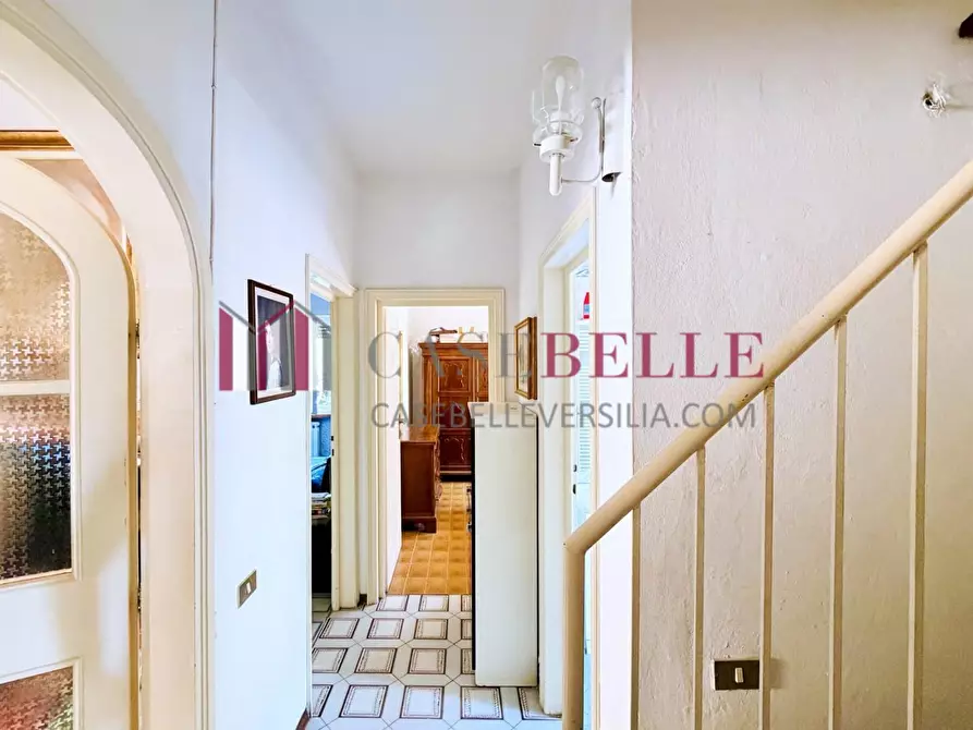 Immagine 12 di Casa indipendente in vendita  a Camaiore