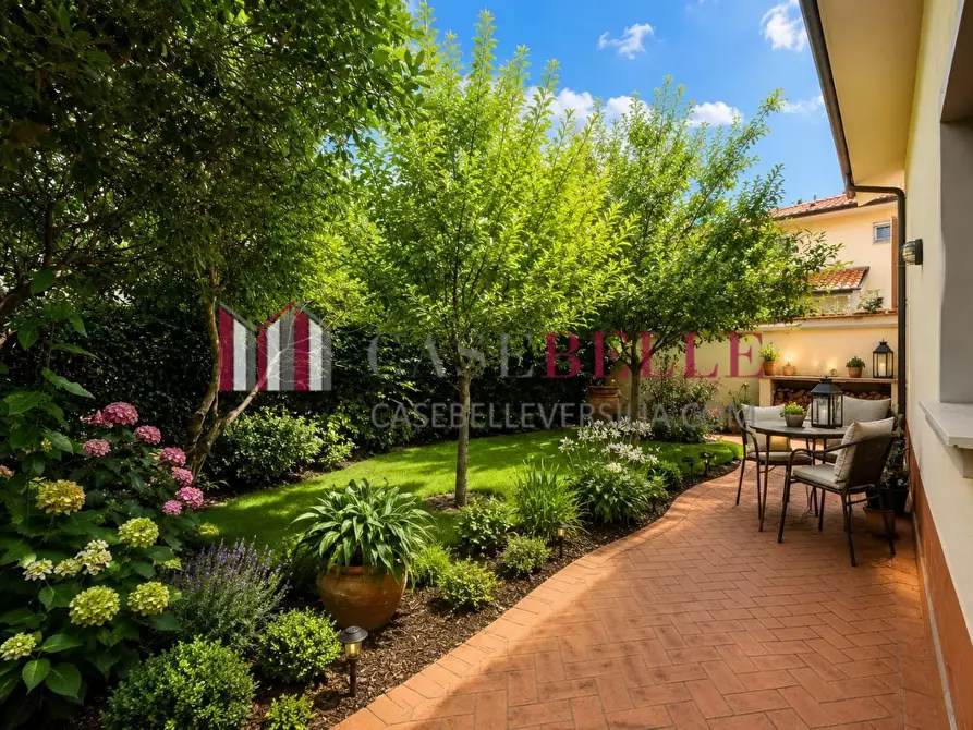 Immagine 1 di Casa indipendente in vendita  a Camaiore