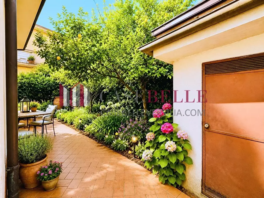 Immagine 45 di Casa indipendente in vendita  a Camaiore