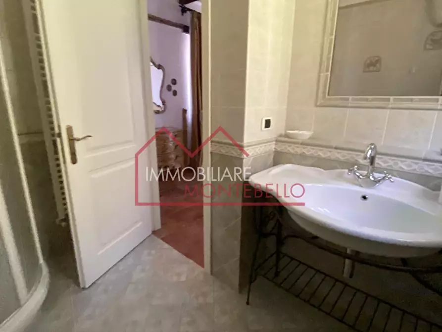 Immagine 42 di Villa in vendita  a Camaiore