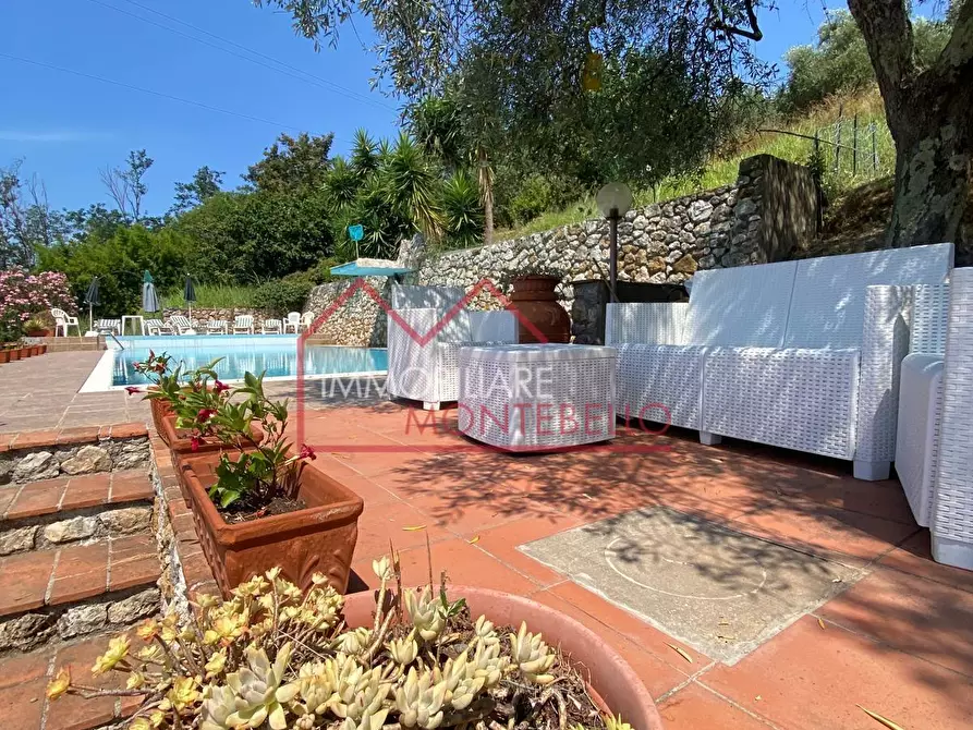 Immagine 47 di Villa in vendita  a Camaiore
