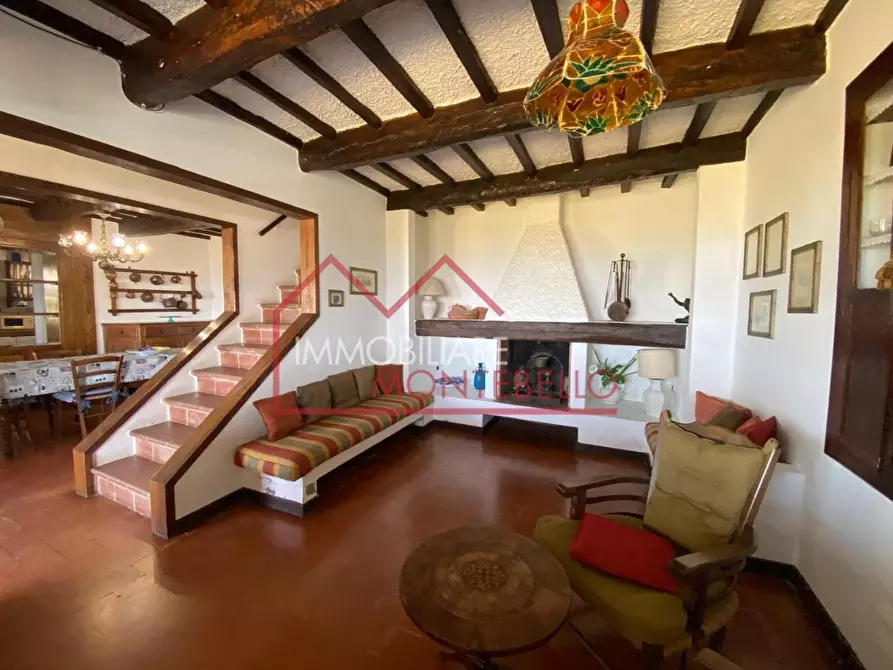Immagine 18 di Villa in vendita  a Camaiore