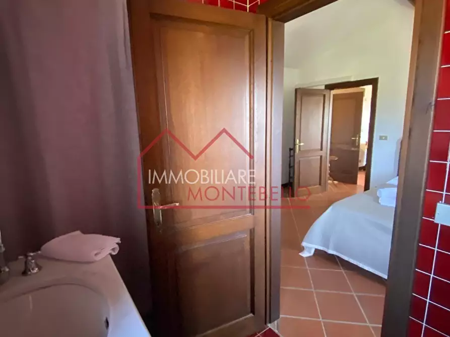 Immagine 52 di Villa in vendita  a Camaiore