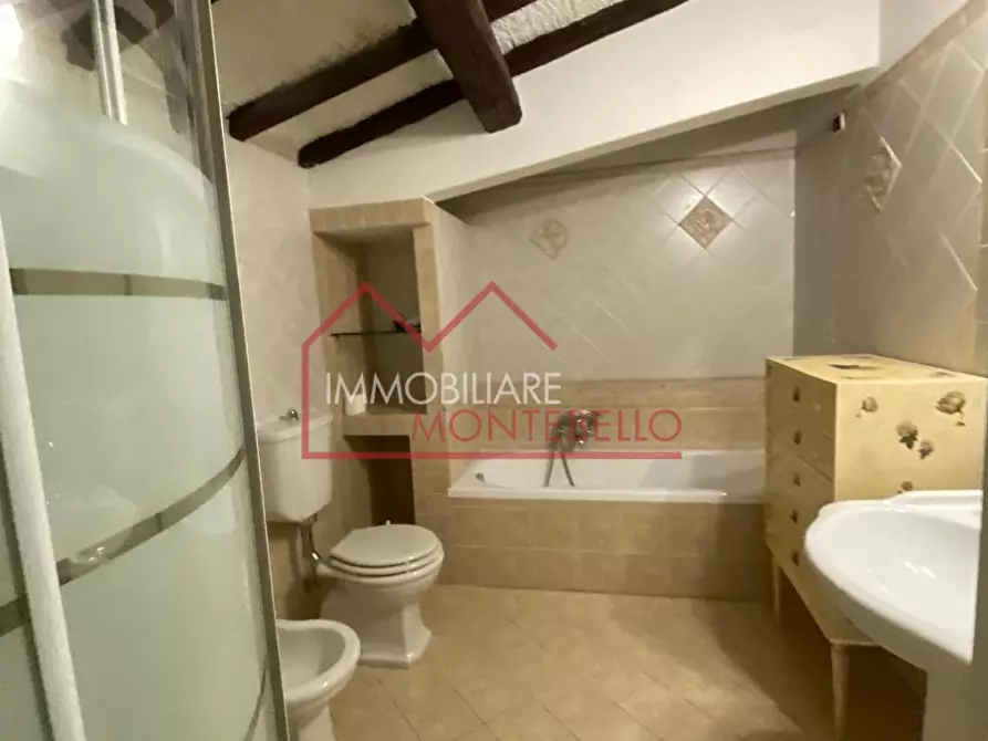 Immagine 34 di Villa in vendita  a Camaiore