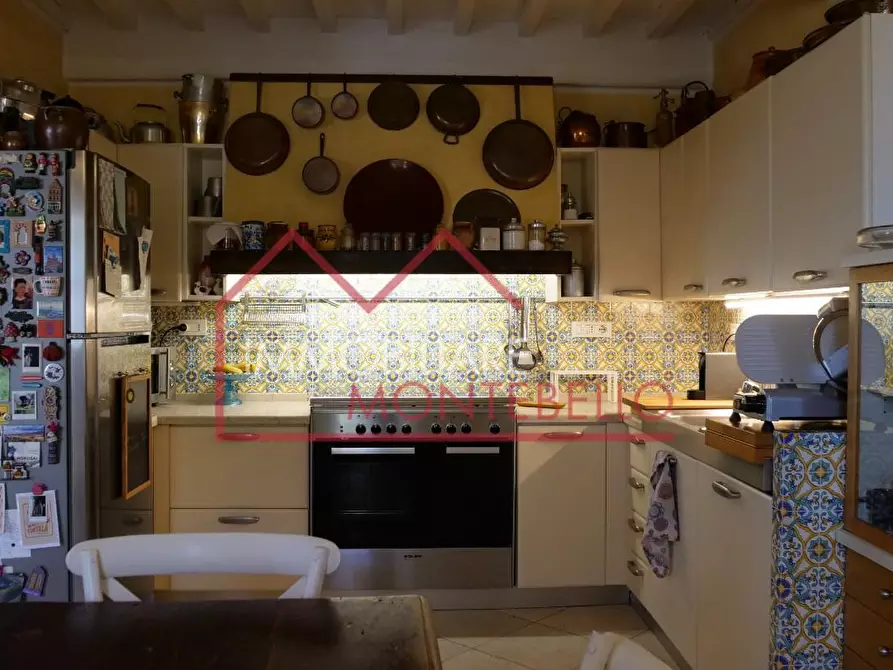 Immagine 21 di Casa colonica in vendita  a Massarosa